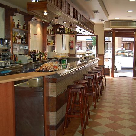 Bar Pension Restaurante Bidasoa Ирун Экстерьер фото