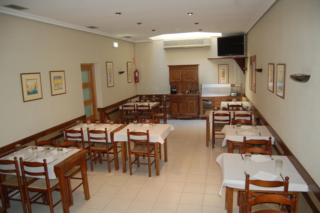 Bar Pension Restaurante Bidasoa Ирун Экстерьер фото